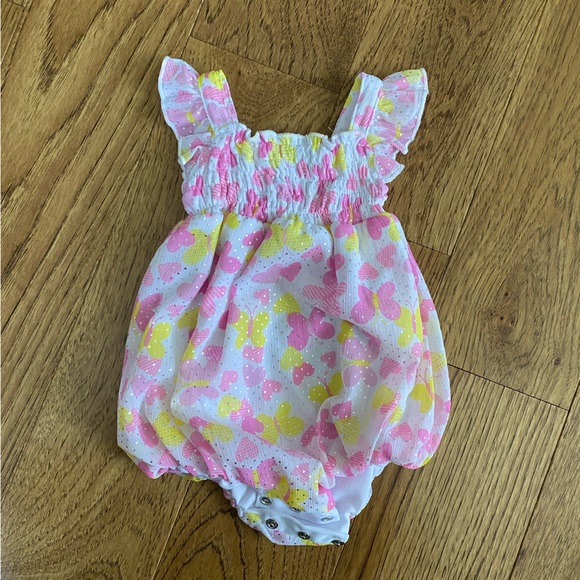 🌼3 for $20🌼 Baby girls bubble romper - Picture 2 of 3